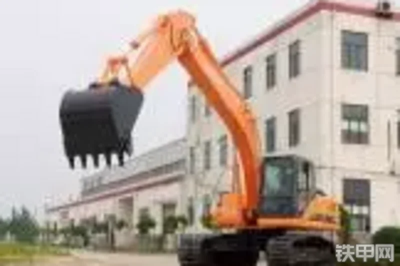 徐威重科V323挖掘机整机外观