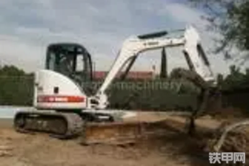 山猫435挖掘机整机外观