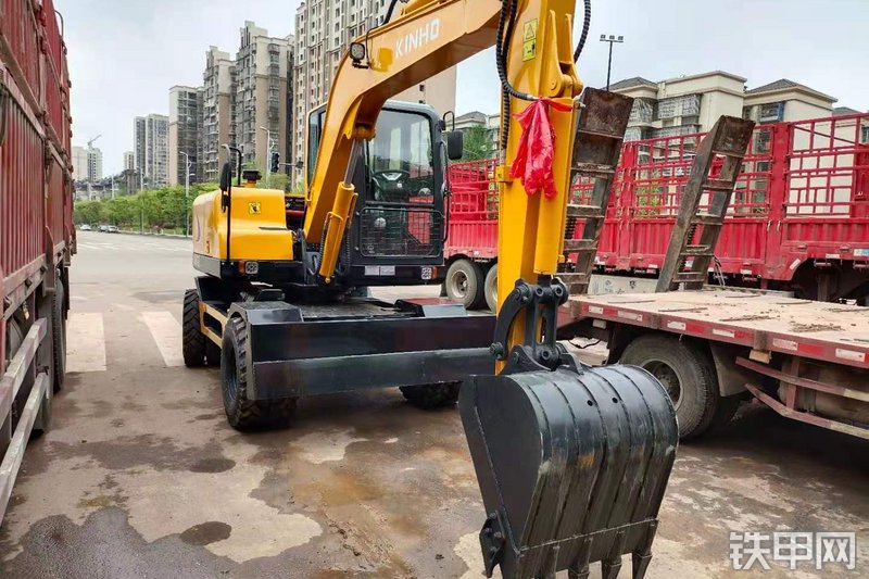 鑫豪XH75E挖掘机整机外观