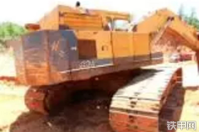 小松PC220LC-2挖掘机整机外观