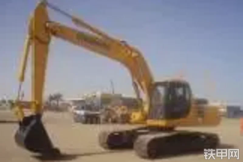 小松PC210-6挖掘机整机外观