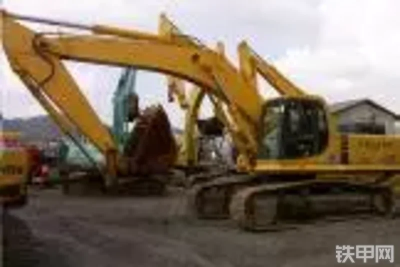 小松PC350-6MIGHTY挖掘机整机外观