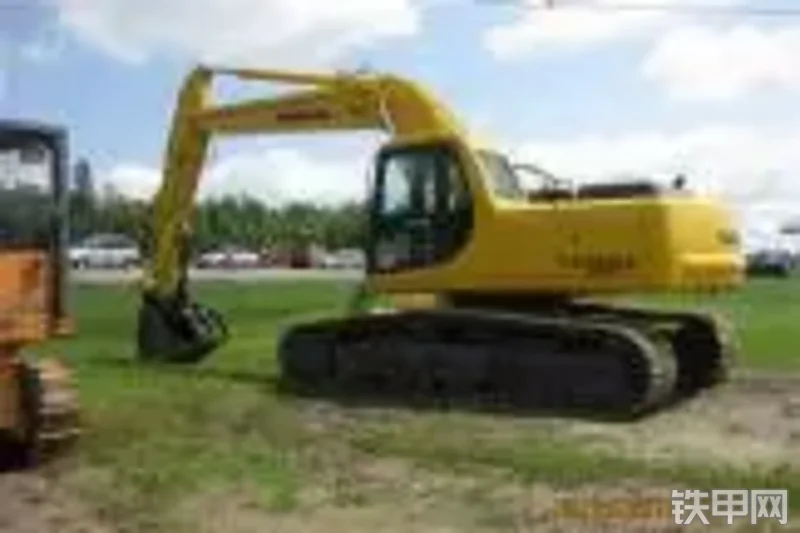 小松PC250LC-6挖掘机整机外观