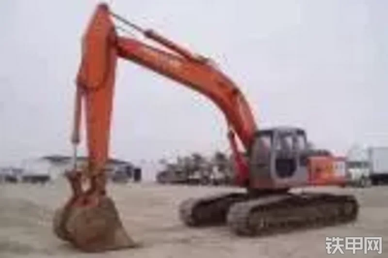 日立EX270LC-5挖掘机整机外观