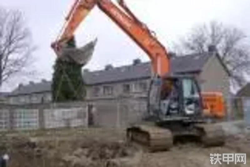 日立ZX180LC-3挖掘机整机外观