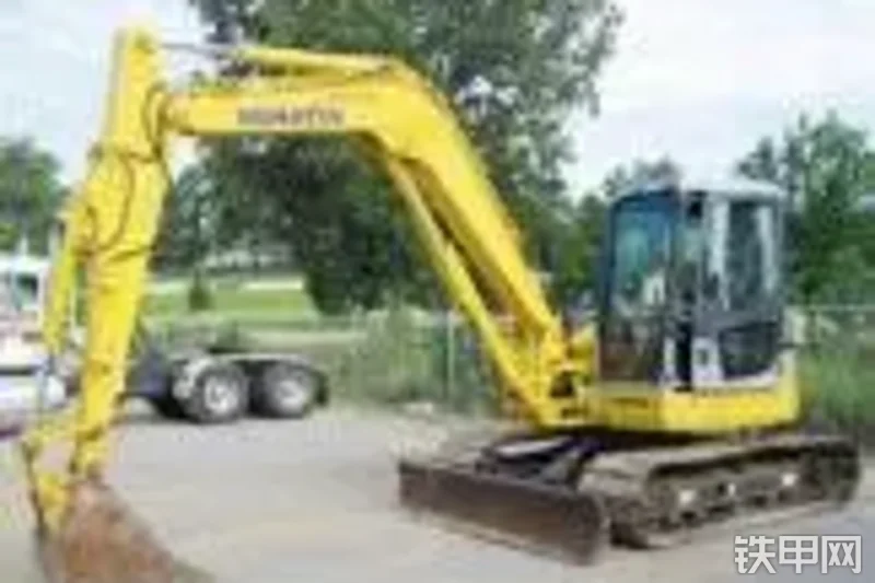 小松R308挖掘机整机外观