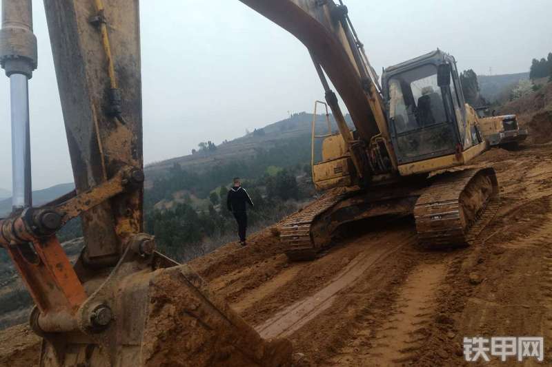 柳工CLG923C挖掘机整机外观