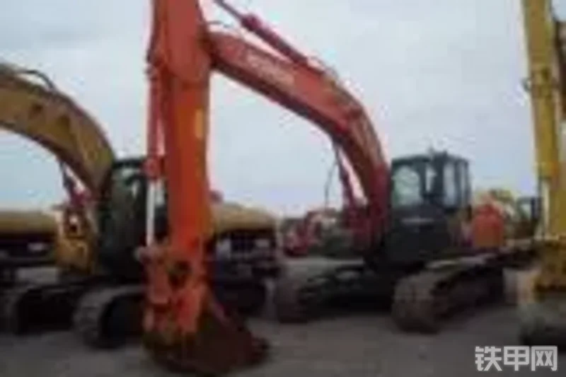 日立ZX200LC-3挖掘机整机外观