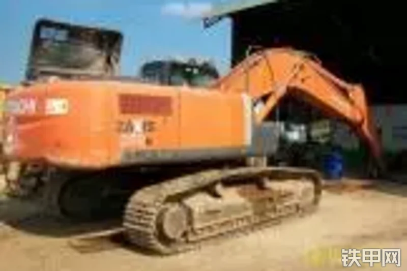 日立ZX350H挖掘机整机外观