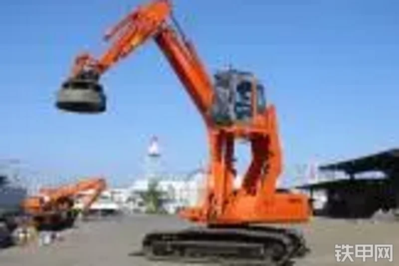 日立ZX240LCK挖掘机整机外观