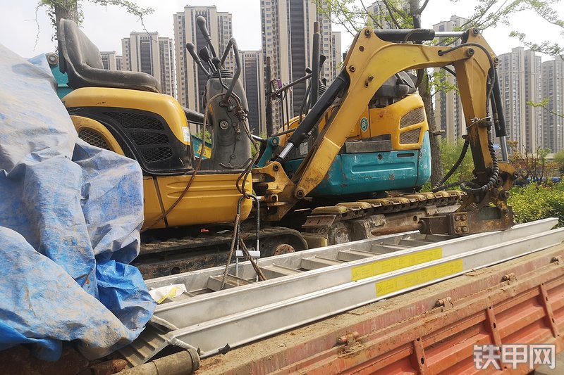 卡特彼勒008CR挖掘机整机外观