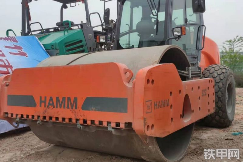 悍马322单钢轮压路机