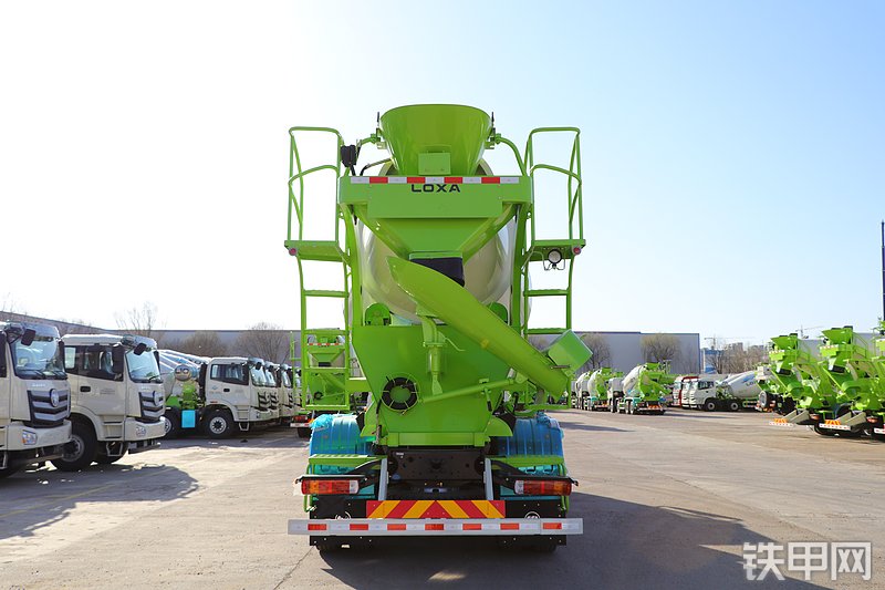 雷萨重机BJ5313GJB-LS（TX407）搅拌运输车整机外观