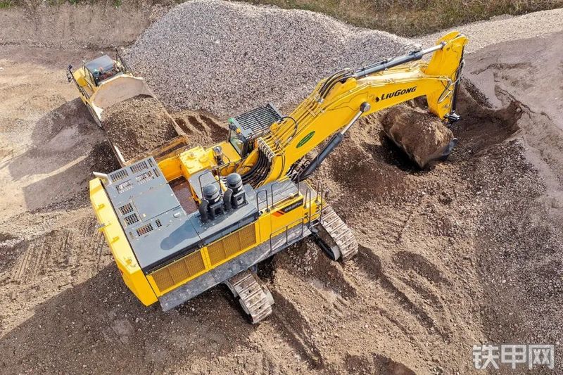 柳工CLG995FDM挖掘机整机外观