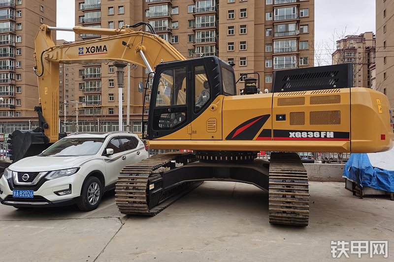 厦工XG836FH挖掘机整机外观