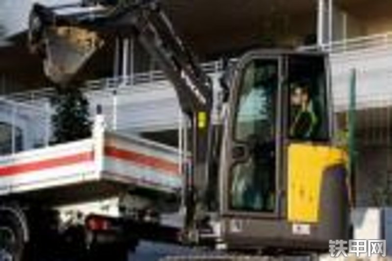 沃尔沃EC20C挖掘机整机外观