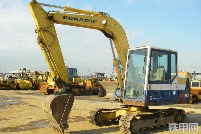 小松PC60-6挖掘机整机外观