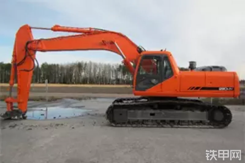 迪万伦S290-V挖掘机整机外观