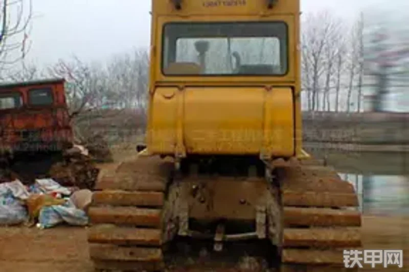 一拖TX100-2挖掘机整机外观