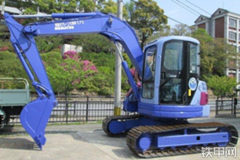 小松PC75US-3挖掘机整机外观