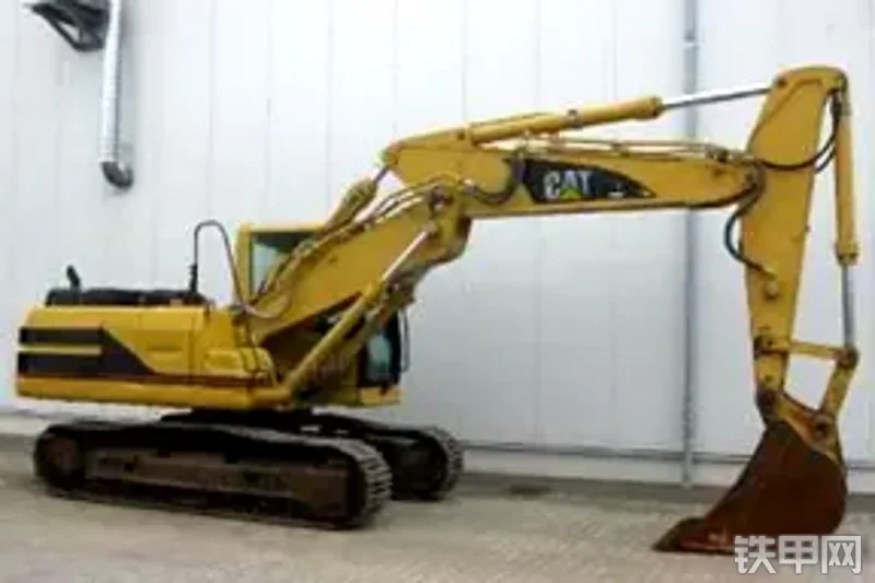卡特彼勒320BN液压挖掘机整机外观