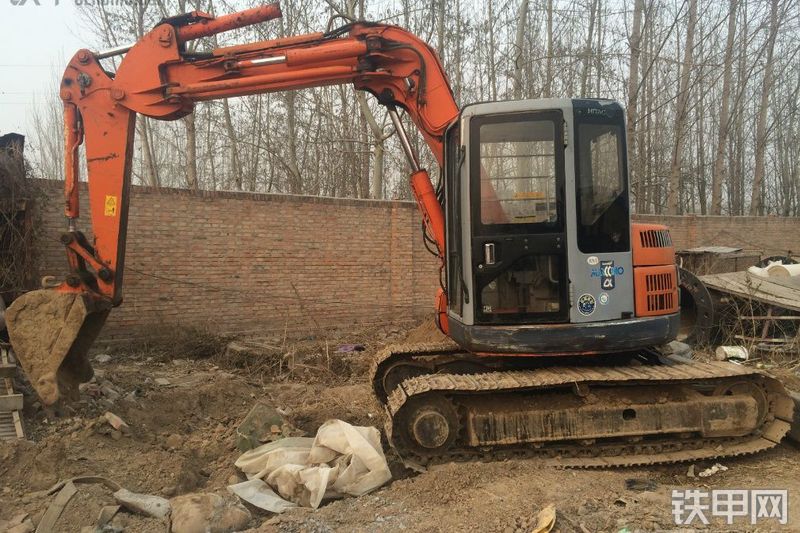 日立EX75UR-5挖掘机整机外观