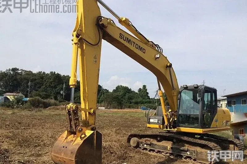 住友SH200-5挖掘机整机外观