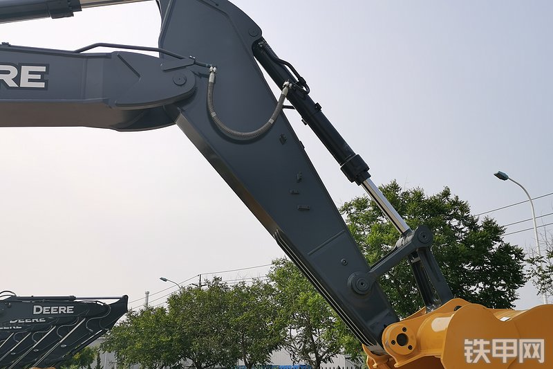 约翰迪尔E400LC挖掘机局部