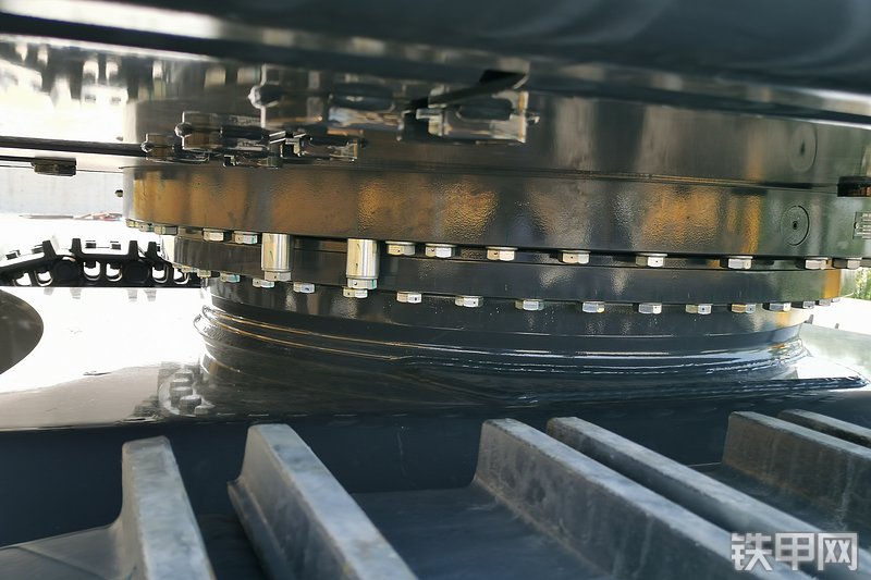 约翰迪尔E400LC挖掘机局部