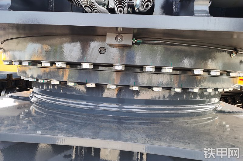 约翰迪尔E400LC挖掘机局部