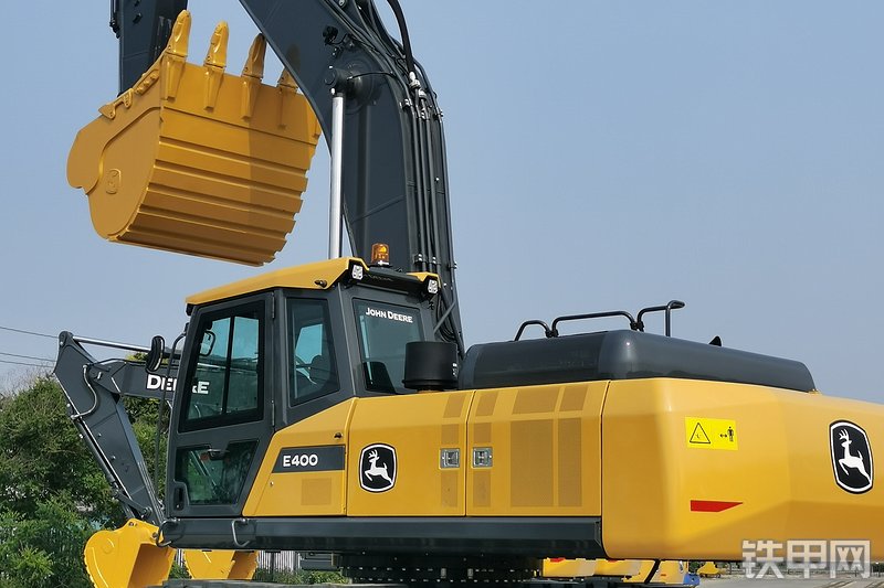 约翰迪尔E400LC挖掘机局部