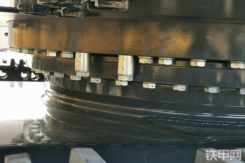 约翰迪尔E400LC挖掘机局部