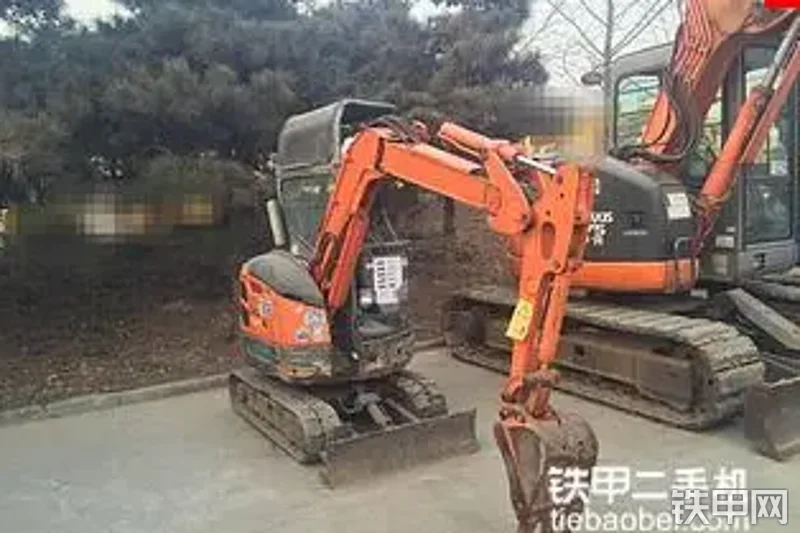 日立ZX15挖掘机整机外观