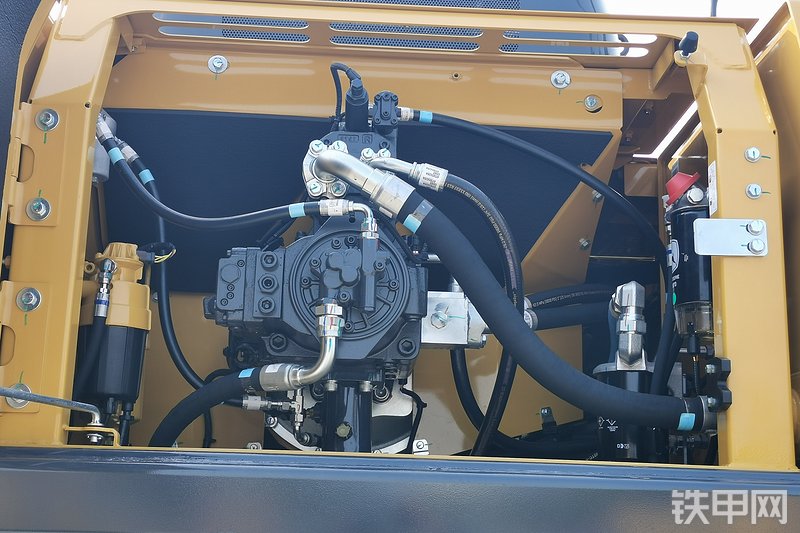 约翰迪尔E400LC挖掘机局部