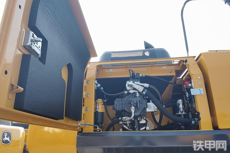 约翰迪尔E400LC挖掘机局部