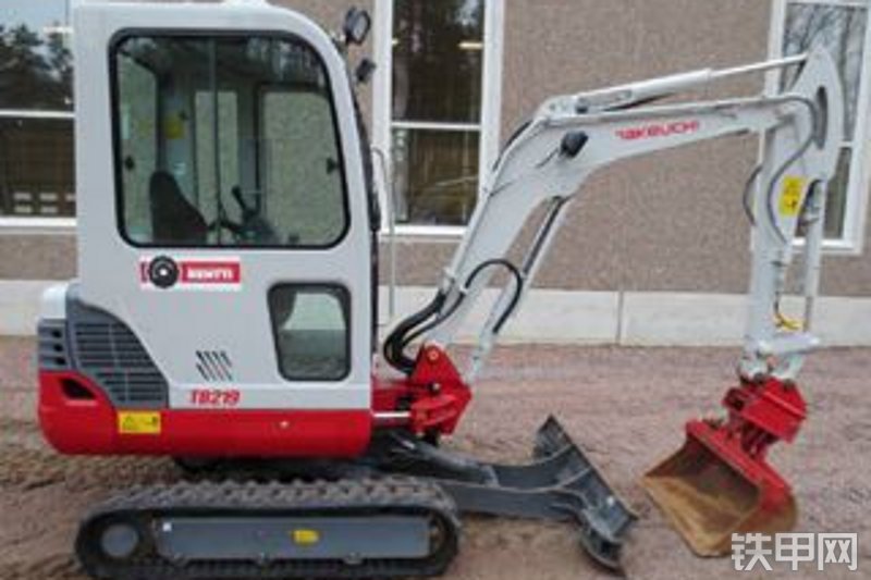竹内TB219挖掘机整机外观