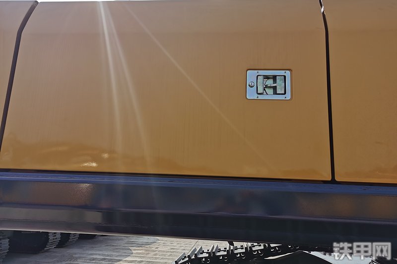 约翰迪尔E400LC挖掘机局部