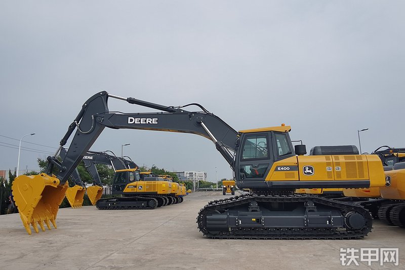 约翰迪尔E400LC挖掘机整机外观