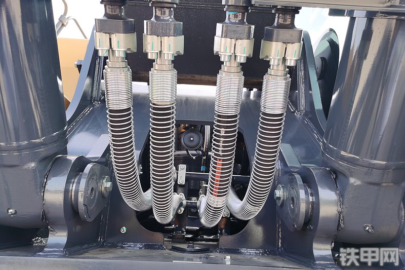 约翰迪尔E400LC挖掘机局部