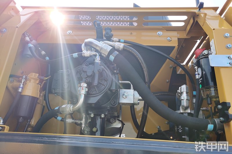 约翰迪尔E400LC挖掘机局部