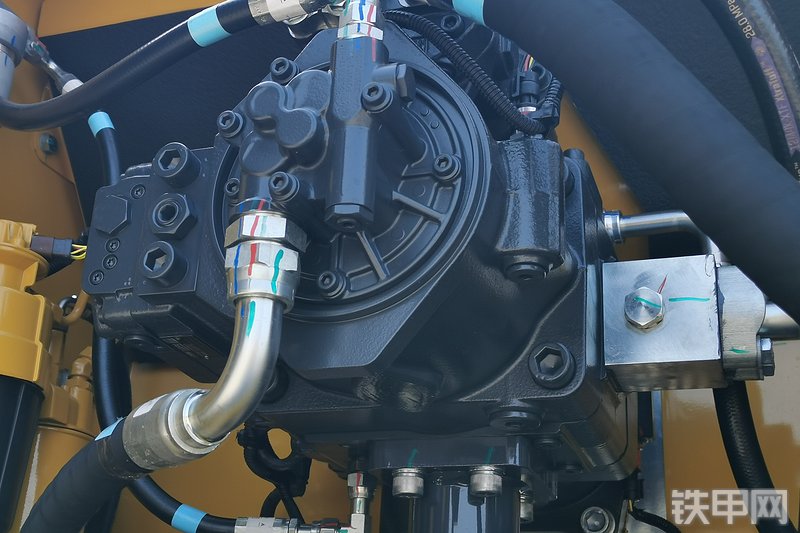 约翰迪尔E400LC挖掘机局部