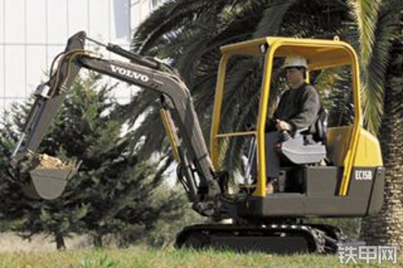 沃尔沃EC15B挖掘机整机外观