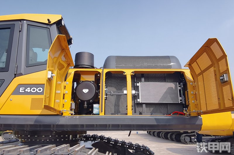 约翰迪尔E400LC挖掘机局部