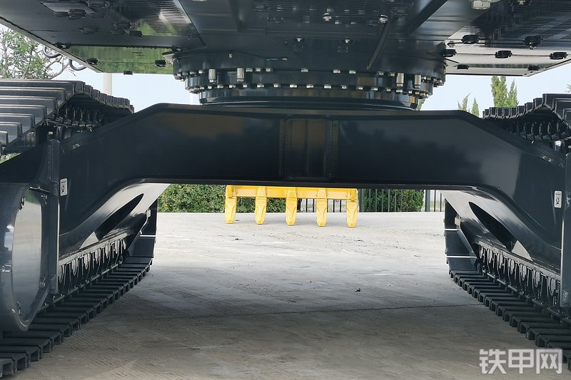 约翰迪尔E400LC挖掘机局部