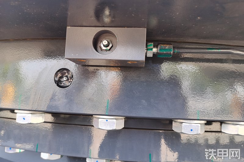 约翰迪尔E400LC挖掘机局部