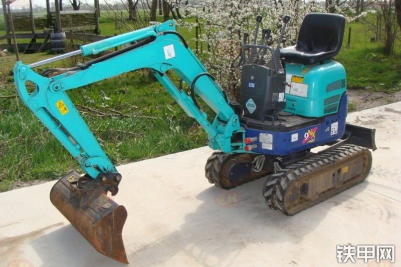 石川岛IHI9NX-2挖掘机整机外观