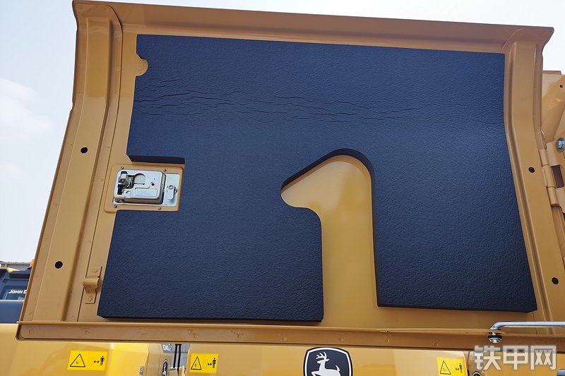 约翰迪尔E400LC挖掘机局部