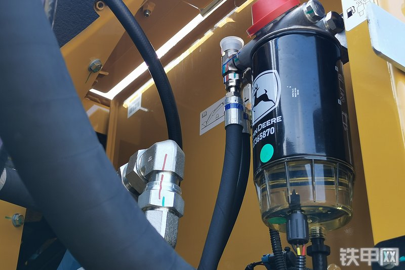 约翰迪尔E400LC挖掘机局部