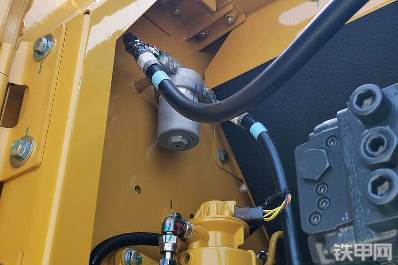 约翰迪尔E400LC挖掘机局部