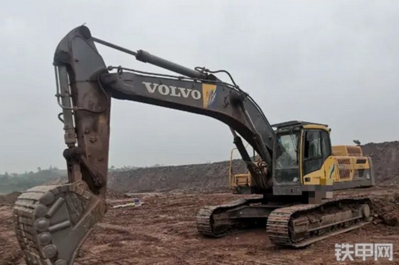 沃尔沃EC380BL挖掘机整机外观